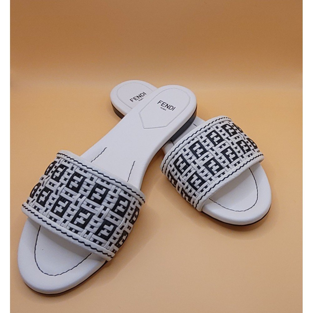 Fendi slippers